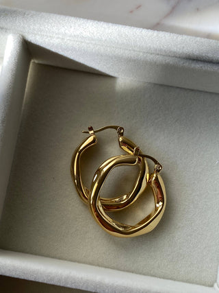 Daphne Modern Hoops: Gold