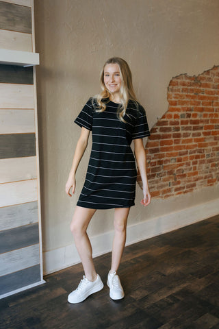 Kick Back Dress, Black/White