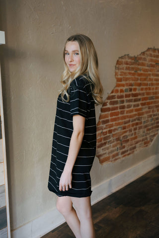 Kick Back Dress, Black/White