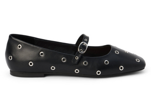 Mick Flat, Black