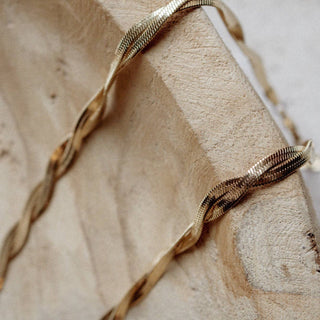 Beatrice necklace - The Red Thread Boutique