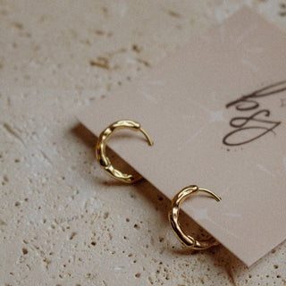 Lara huggies - The Red Thread Boutique