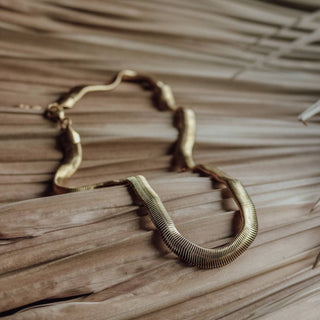 Lela necklace - The Red Thread Boutique